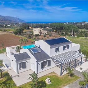 5 bedroom villa with infinity pool, Castellammare del Golfo, sleeps 9